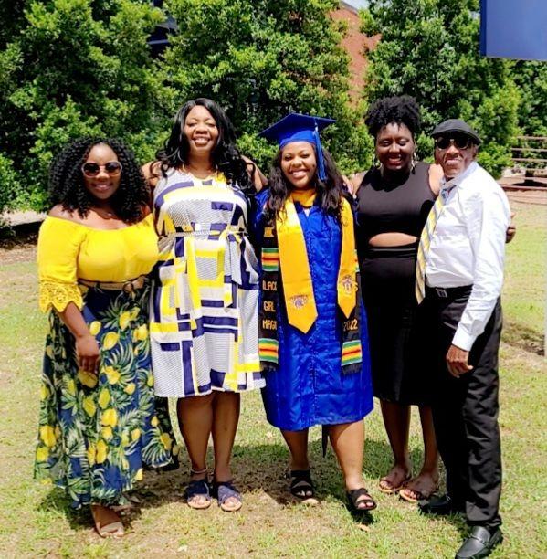 Victoria Garland-Nisely with family at BSN Graduation 2022